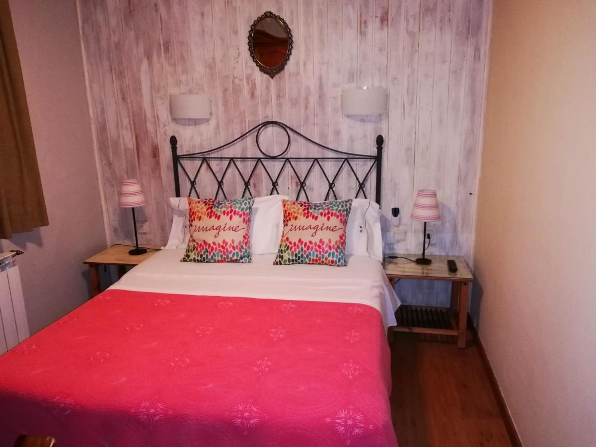 Hostal Martin - Sanabria Ribadelago エクステリア 写真