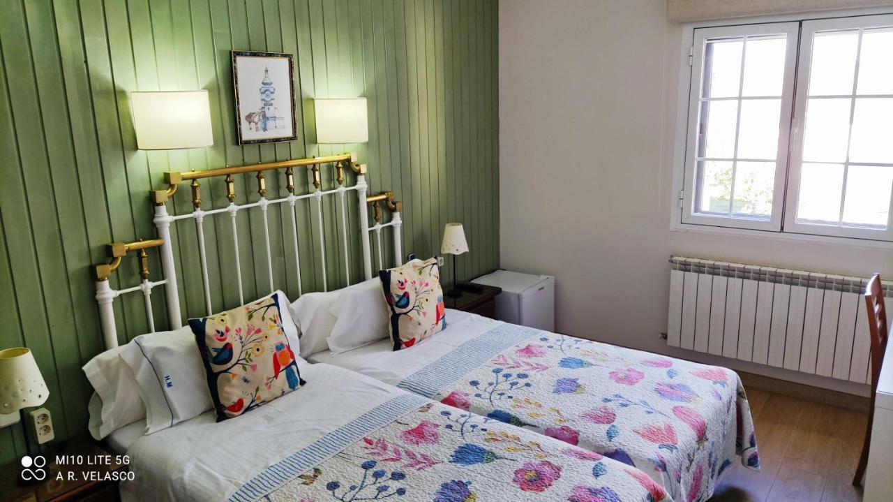Hostal Martin - Sanabria Ribadelago エクステリア 写真