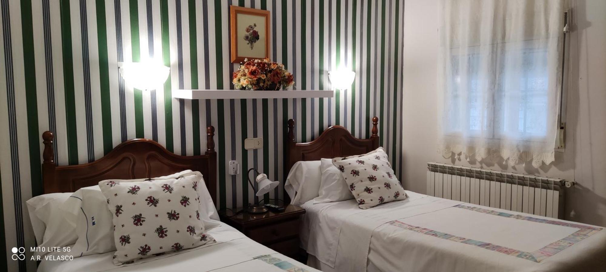 Hostal Martin - Sanabria Ribadelago エクステリア 写真