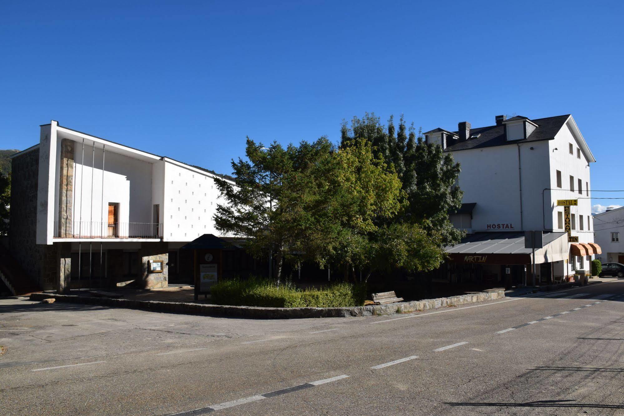 Hostal Martin - Sanabria Ribadelago エクステリア 写真