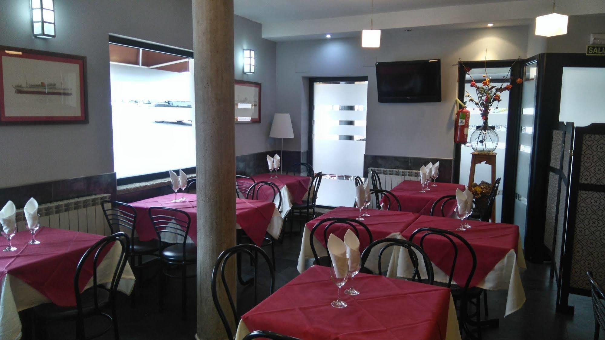 Hostal Martin - Sanabria Ribadelago エクステリア 写真