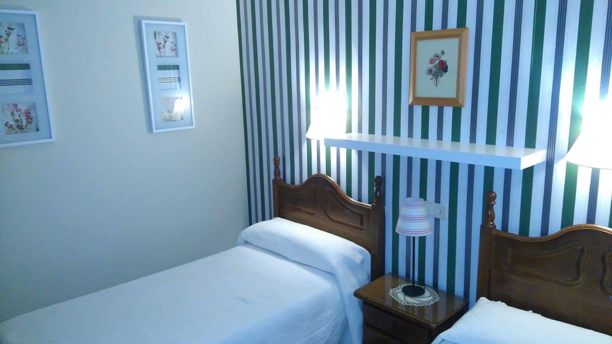 Hostal Martin - Sanabria Ribadelago エクステリア 写真