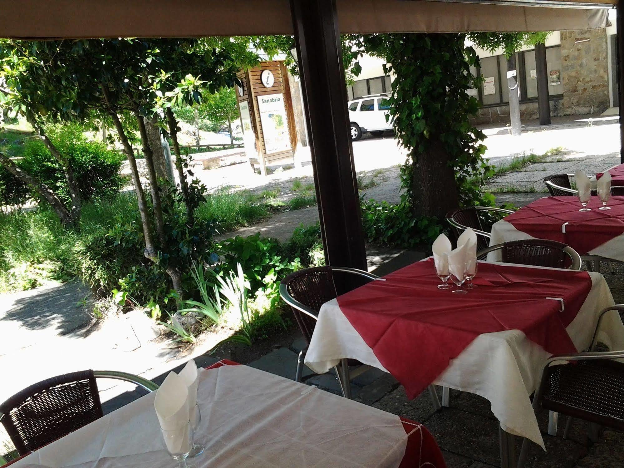 Hostal Martin - Sanabria Ribadelago エクステリア 写真