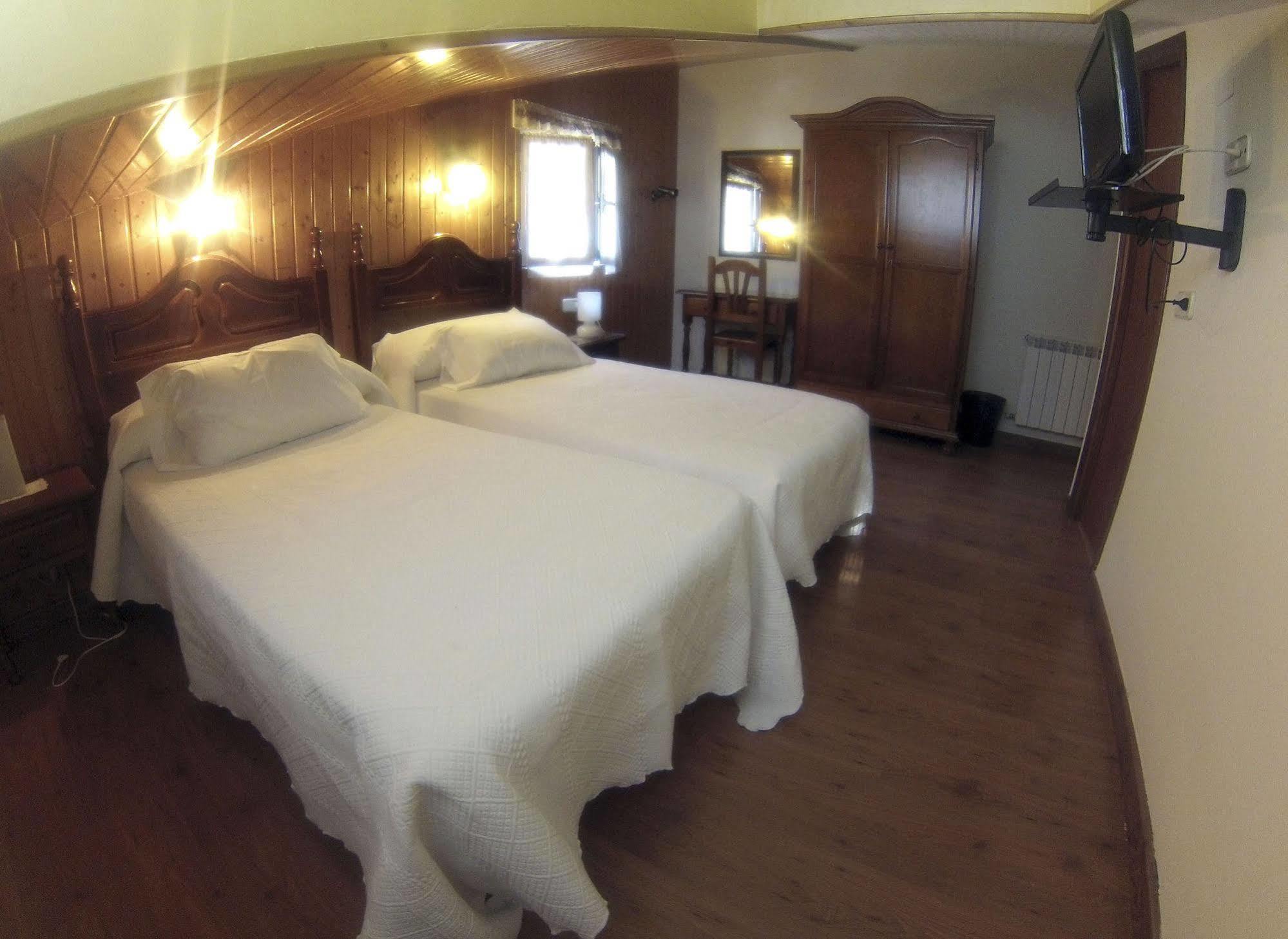 Hostal Martin - Sanabria Ribadelago エクステリア 写真