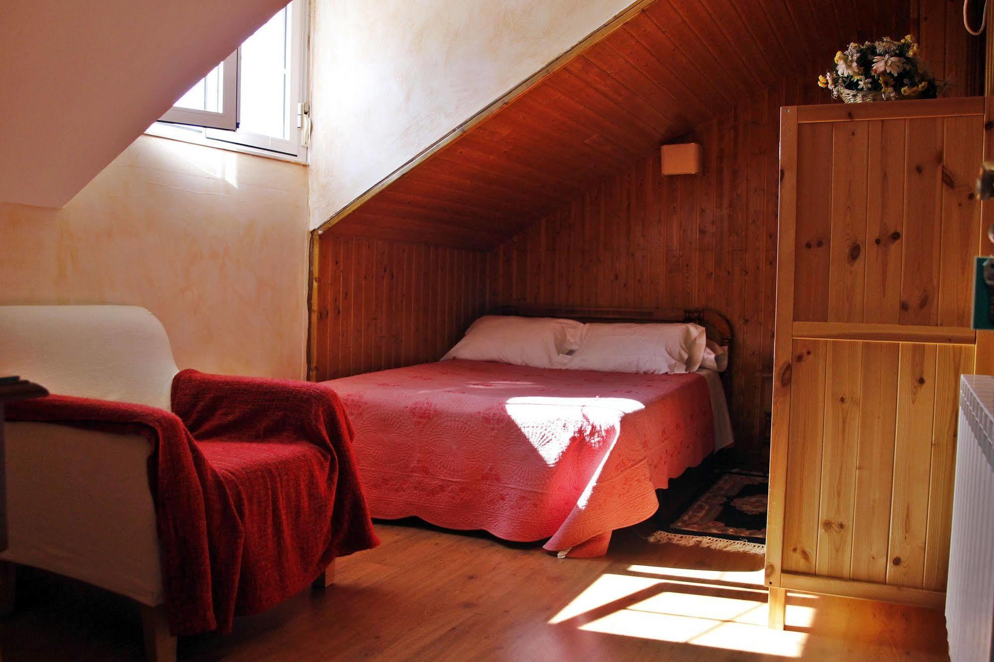 Hostal Martin - Sanabria Ribadelago エクステリア 写真