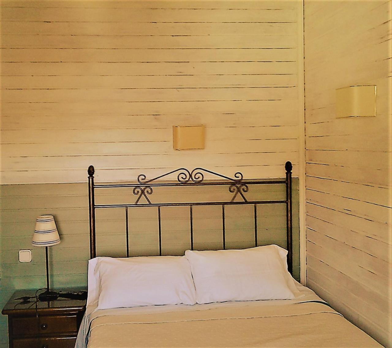 Hostal Martin - Sanabria Ribadelago エクステリア 写真